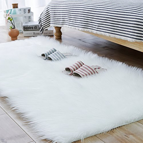 Carvapet Shaggy Soft Faux Sheepskin Fur Area Rugs Floor Mat Luxury Bedside Carpet for Bedroom Living Room, 3ft x 5ft,White