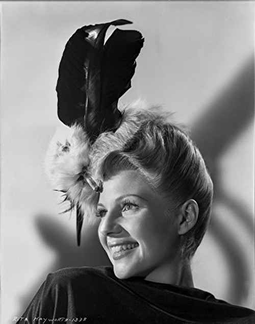 Rita Hayworth Looking Side Ways smiling Pose Photo Print (8 x 10) Rita Hayworth Looking Side Ways smiling Pose Photo Print (8 x 10)