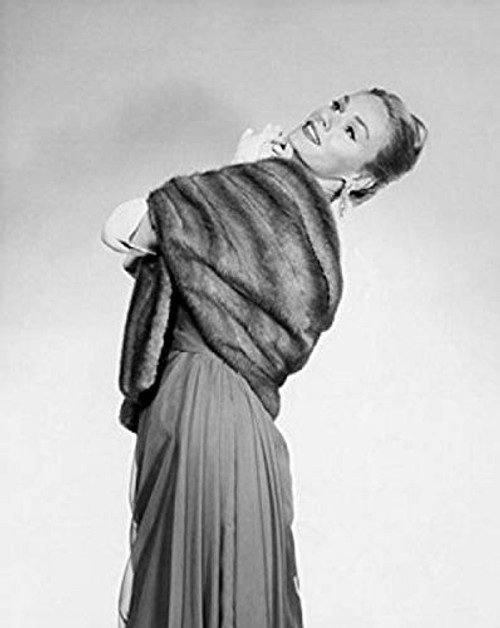 Posterazzi SAL25525339 Side profile of a young woman Poster Print 18 x 24 Posterazzi SAL25525339 Side profile of a young woman Poster Print 18 x 24