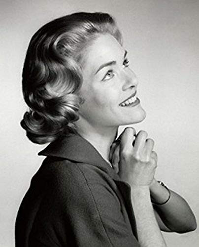 Posterazzi SAL25510414 Side profile of a young woman looking up Poster Print, 18 x 24