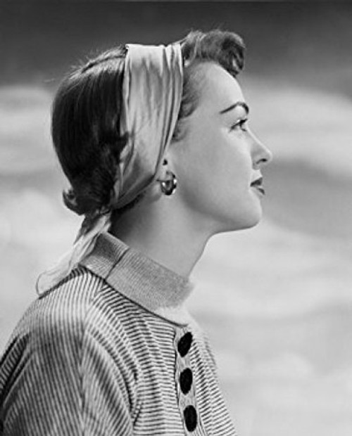 Posterazzi Side profile of young woman Poster Print (18 x 24) Posterazzi Side profile of young woman Poster Print (18 x 24)
