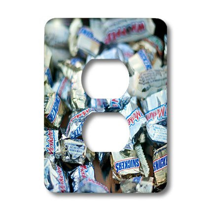 3dRose LLC lsp_98054_6 Some Candy in A Bowl Three Musketeers and Snickers 2 Plug Outlet Cover