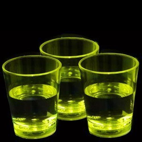 Fun Central LED Liquid Activated Shot Glass - Light Up Party Supplies for Bar and Parties - Yellow