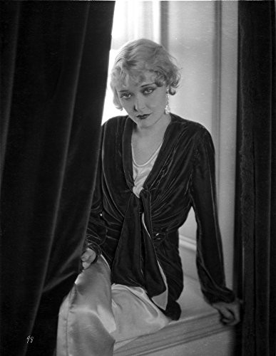 Mona Bari sitting on Floor and posed Photo Print (8 x 10)