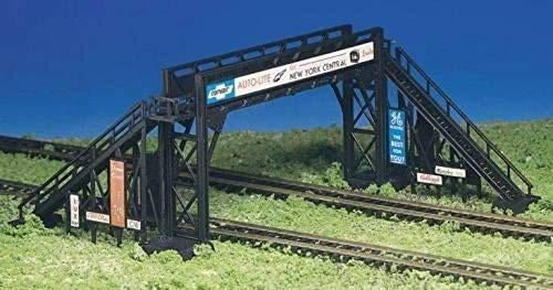 Bachmann Trains - PLASTICVILLE U.S.A. BUILDINGS  CLASSIC KITS - PEDESTRIAN BRIDGE - HO Scale