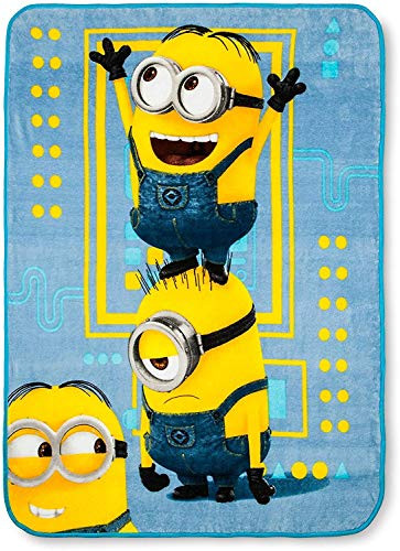 Kids Warehouse Despicable Me Minions Blue & Yellow Plush Throw - 50" by 46"