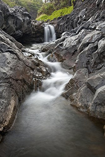 Posterazzi Hawaii Maui Hana Seven Sacred Pools waterfalls Poster Print, (12 x 19)