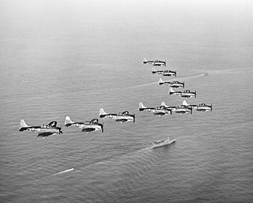 World War Ii US Bombers Na Flying Wedge Of US Douglas Dauntless Dive Bombers In The Battle Of Midway June 1942 In Which The Airplanes Sank Four Japane