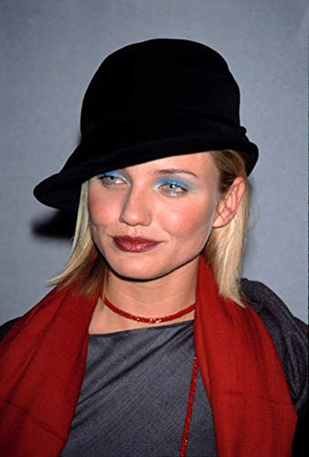 Posterazzi Poster Print Collection Cameron Diaz in A Dress by Narcisco Rodriguez at The NYC Premiere of 'Very Bad Things' 111698 by Sean Roberts. Cele