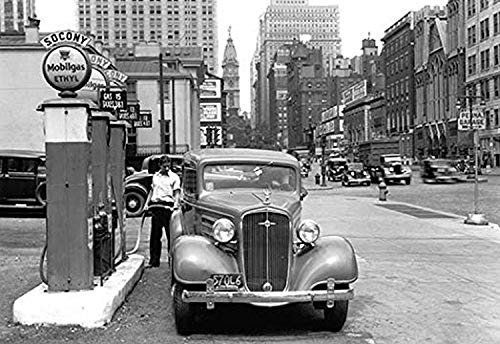 Buyenlarge Broad & Pine, Gas Station Looking North, Philadelphia, PA - 16" X 24" Fine Art Giclee Print
