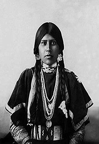 Buyenlarge 0-587-04936-7-P1827 The Belle of The Yakimas Paper Poster, 18" x 27"