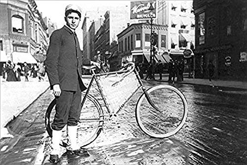 Buyenlarge New York City Bike Messenger - 16" X 24" Fine Art Giclee Print