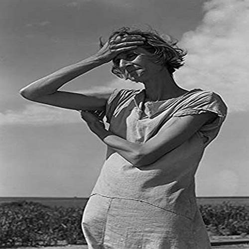 Buyenlarge Wife of A Migratory Laborer with Three Children - 8" X 12" Fine Art Giclee Print