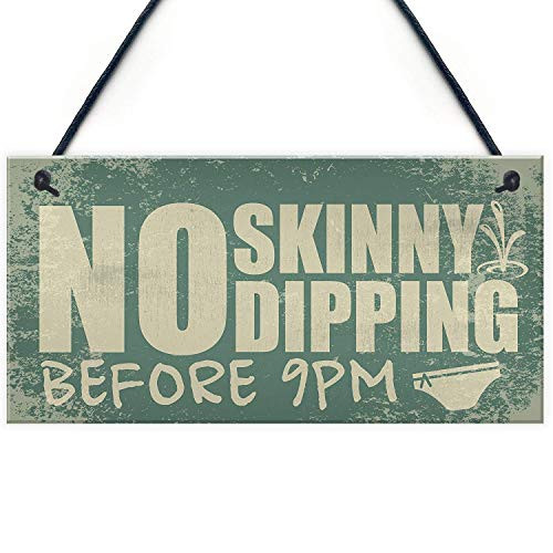 Meijiafei Hot Tub Plaque Garden No Skinny Dipping Shed Sign Pool Funny Outdoor Sign Friend Gift 10" X 5"