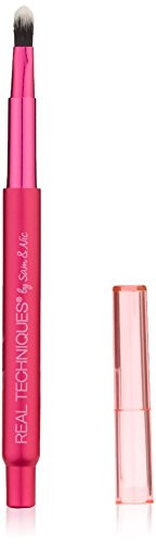 Real Techniques Retractable Lip Brush with Custom Cut Synthetic Bristles and Extended Aluminum Ferrules for an Even and Streak Free Application Uniquely Shaped   Color Coded