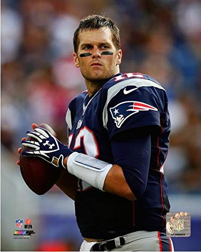 Tom Brady New England Patriots Action Photo (Size: 8" x 10")