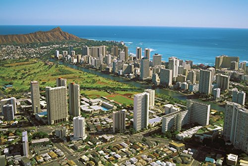 Posterazzi Hawaii Oahu Aerial View Of Diamond Head Waikiki And Golf Course Near Ocean Poster Print  17 x 12