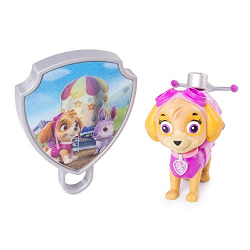 Paw Patrol  Action Pack Skye with Extendable Hook and Collectible Pup Badge