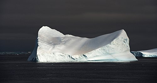 Posterazzi Icebergs in the Antarctic Sound Poster Print 19 x 10