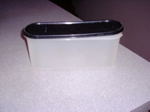 Tupperware Modular Mate Super Oval 2 with Black Seal
