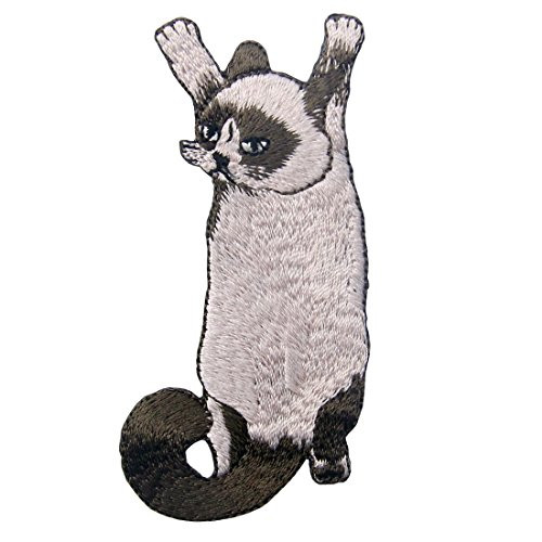 Cute Climbing Cat Patch Embroidered Applique Iron On Sew On Emblem