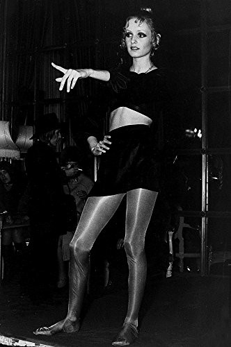 Twiggy pointing finger Photo Print 8 x 10