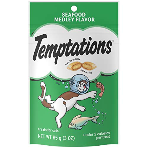 TEMPTATIONS Classic Crunchy and Soft Cat Treats Seafood Medley Flavor 3 oz Pouch
