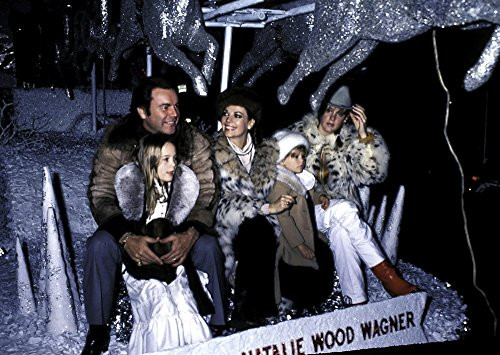 Natalie Wood Robert Wagner and family on a parade float Photo Print 10 x 8