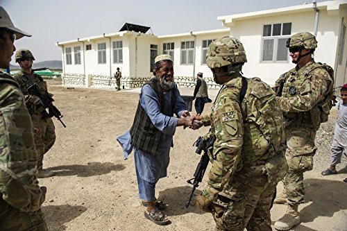 Posterazzi Members of the Kentucky National Guard meet with local Afghans Poster Print   17 x 11