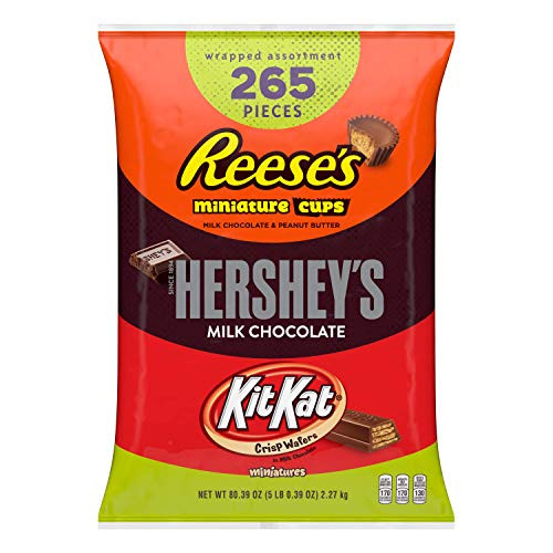 Hershey s Kit Kat Reese s Bulk Halloween Chocolate Candy Variety Pack 5 Pounds Fun Size 265 Pieces Hershey s Kit Kat Reese s Bulk Halloween Chocolate Candy Variety Pack 5 Pounds Fun Size 265 Pieces