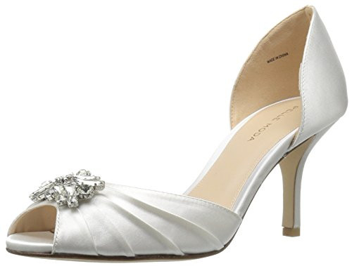 Pelle Moda Women s Ilan2 st Dress Pump  White  8 M US