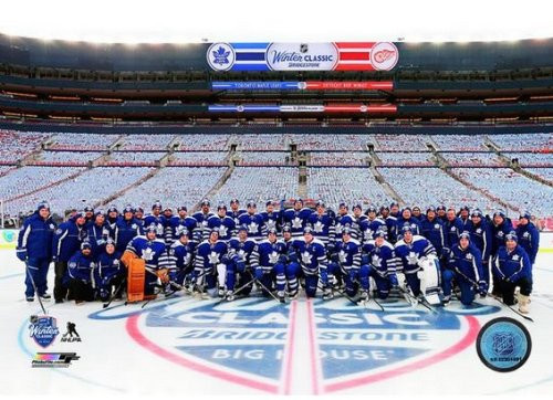 NHL Toronto Maple Leafs 2014 Winter Classic Team Photo Size  8  x 10