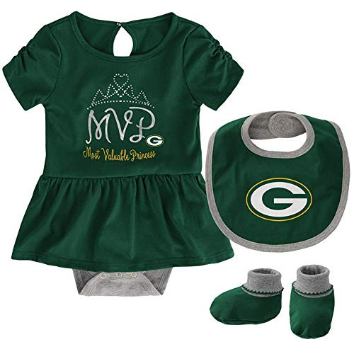 Outerstuff NFL Girls Newborn Infants MVP 3 Piece Creeper Bib and Booty Bodysuit Set - Green Bay Packers 18 Months Outerstuff NFL Girls Newborn Infants MVP 3 Piece Creeper Bib and Booty Bodysuit Set - Green Bay Packers 18 Months