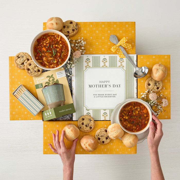 A Moment for Mom Package