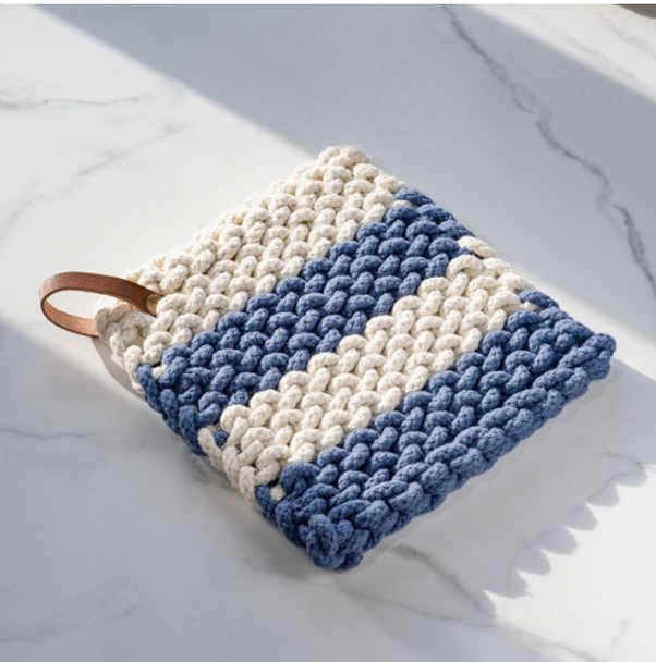 LEATHER STRAP CREAM/BLUE STRIPE KNIT POT HOLDER
