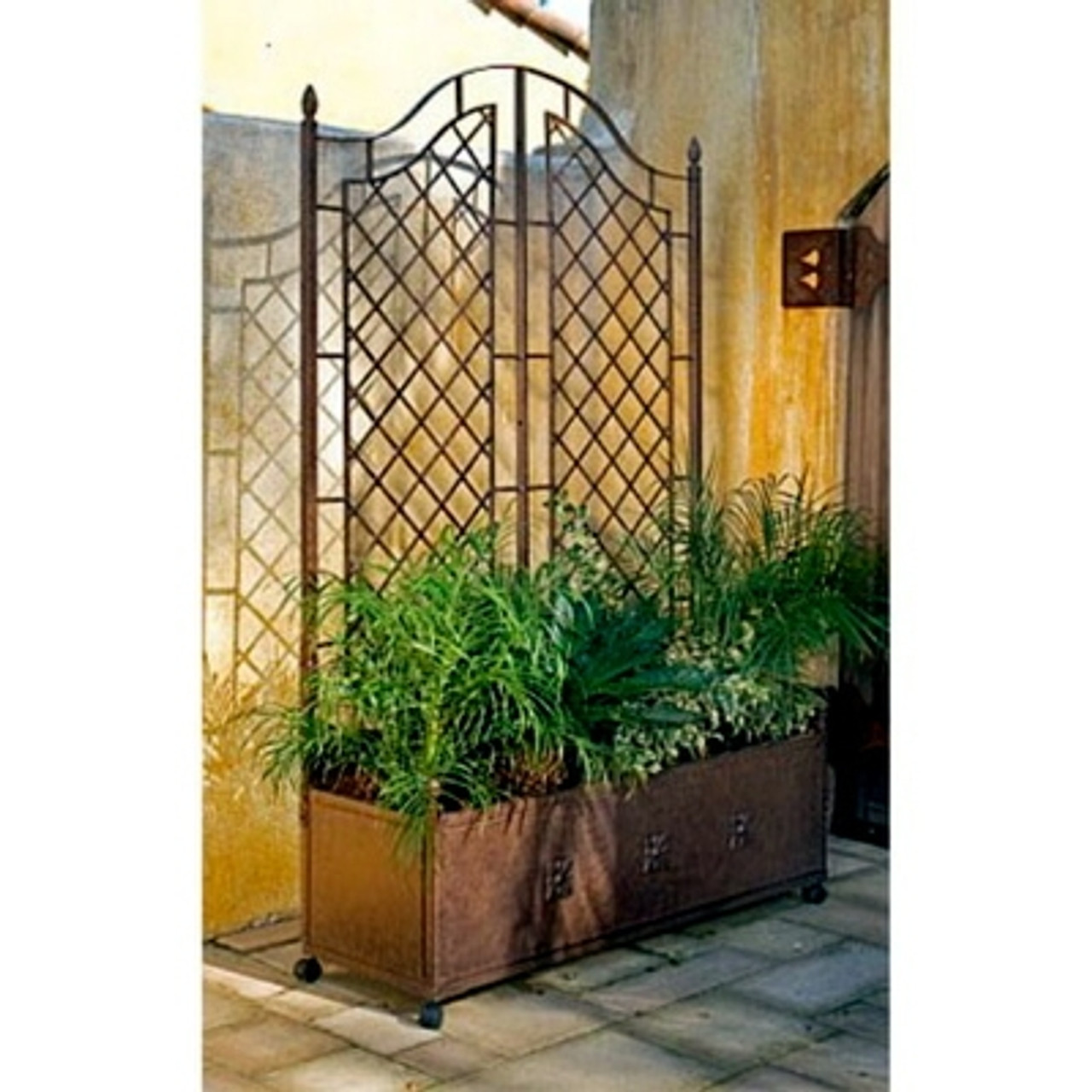 Planters & Plant Stands