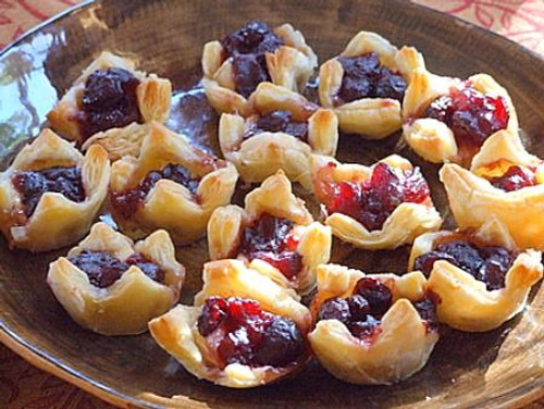 Cranberry Baked Brie Puff Pastry Bites - (Free Recipe below)