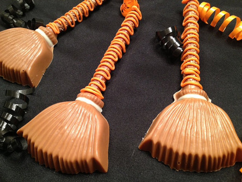 Halloween Witches Broom Pretzel Rods - 1 Dozen (salted caramel, chocolate/vanilla)