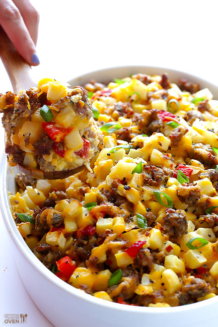 EASY BREAKFAST CASSEROLE WITH SAUSAGE, HASHBROWNS AND EGGS - (Free Recipe below)