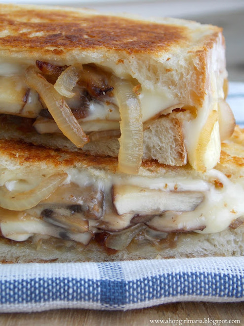 MUSHROOM & CARAMELIZED ONION GRILLED CHEESE