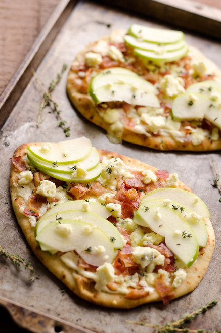 BACON, BLEU CHEESE & APPLE FLATBREAD
