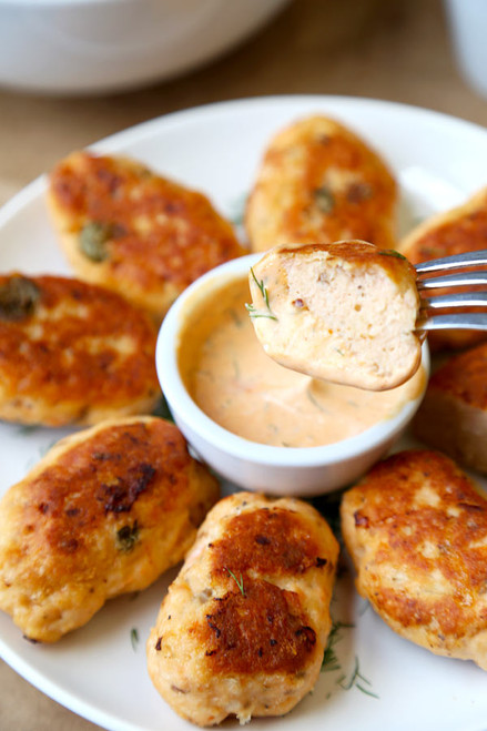 Salmon Croquettes with Dill and Sriracha Dip