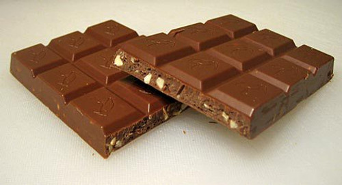 FREIA FIRKLOVER Milk Chocolate with Hazelnut 100g - Case