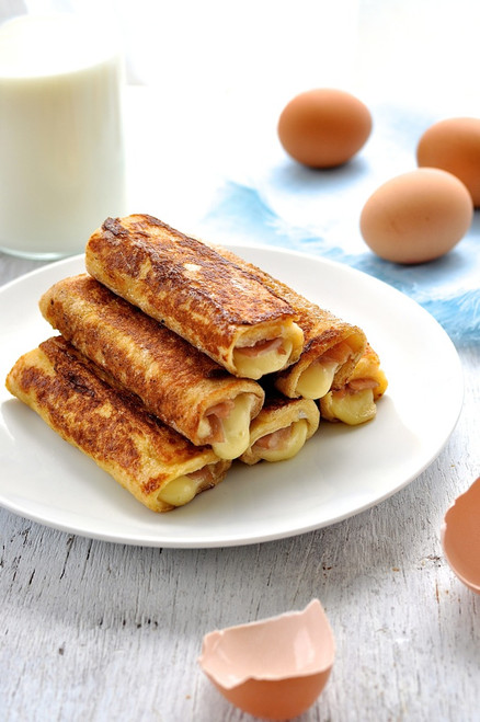 HAM & CHEESE FRENCH TOASTIE ROLL UPS