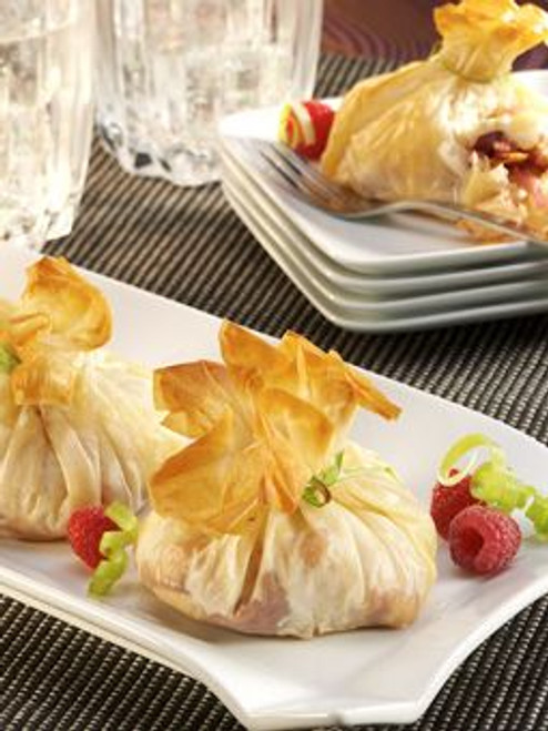 Pear & Brie Beggar's Purse - 50 pieces per tray