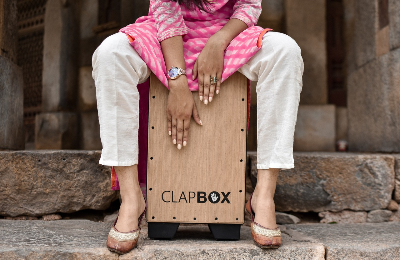 Clapbox CB11 Oak Cajon, 3 Snare Wires | Musician's Mall