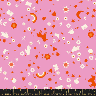 Dreamland Daisy from the Meadow Star quilting fabric collection by Ruby Star Society. 100% cotton quilting fabric, ideal for quilting, patchwork and dressmaking RS4099-16