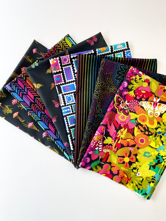 Color Wheel Night Fat Quarter Bundle by Andover Fabrics. 100% cotton quilting fabric, ideal for quilting, patchwork and dressmaking