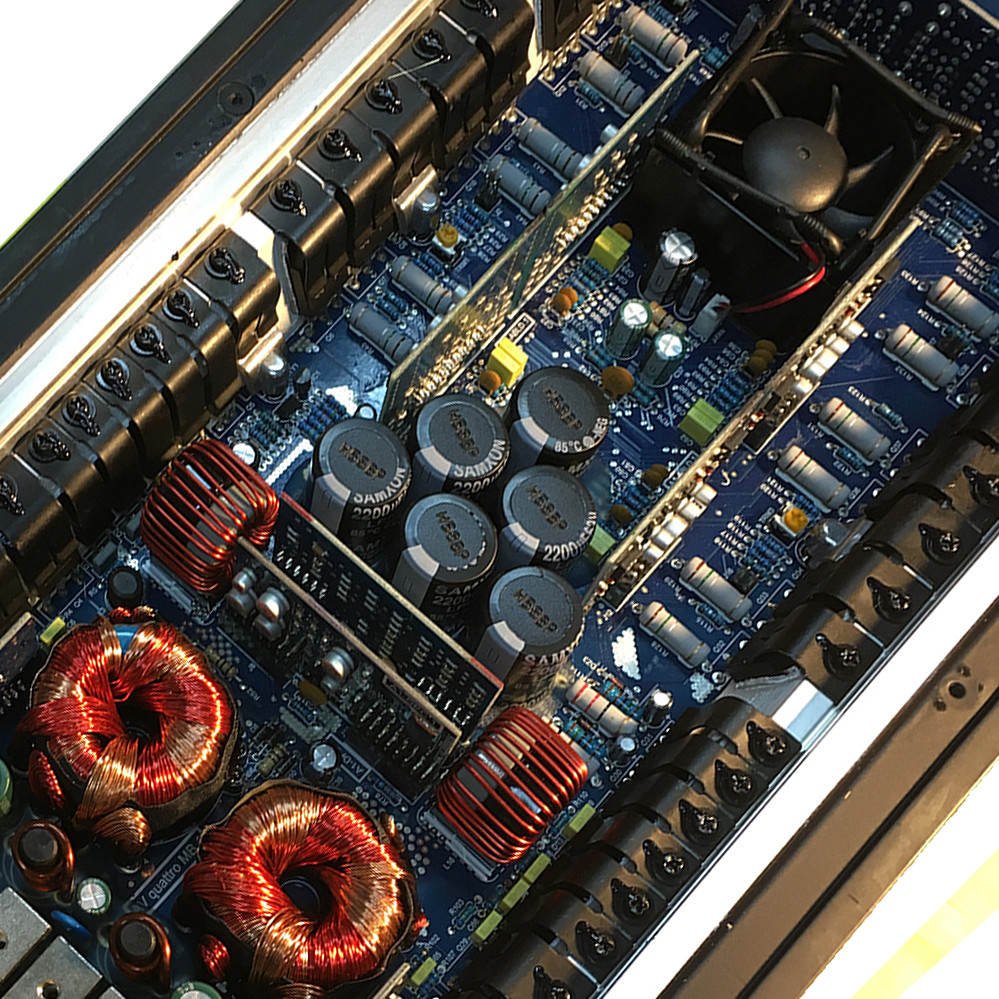 Audison Voce AV quattro | 800 W | 4 x 200 W 2 ohm AB-class