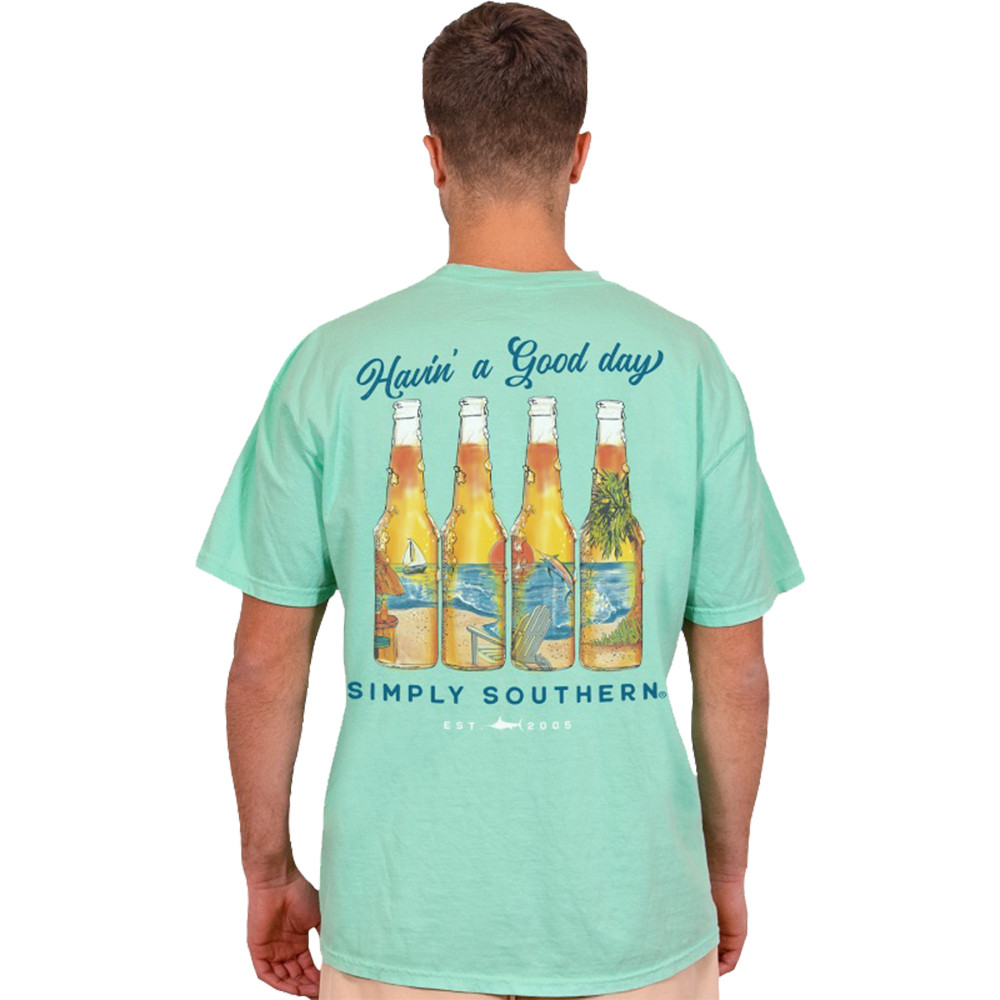 Simply Southern Men's Havin' A Good Day Sunset Beer Bottles Short